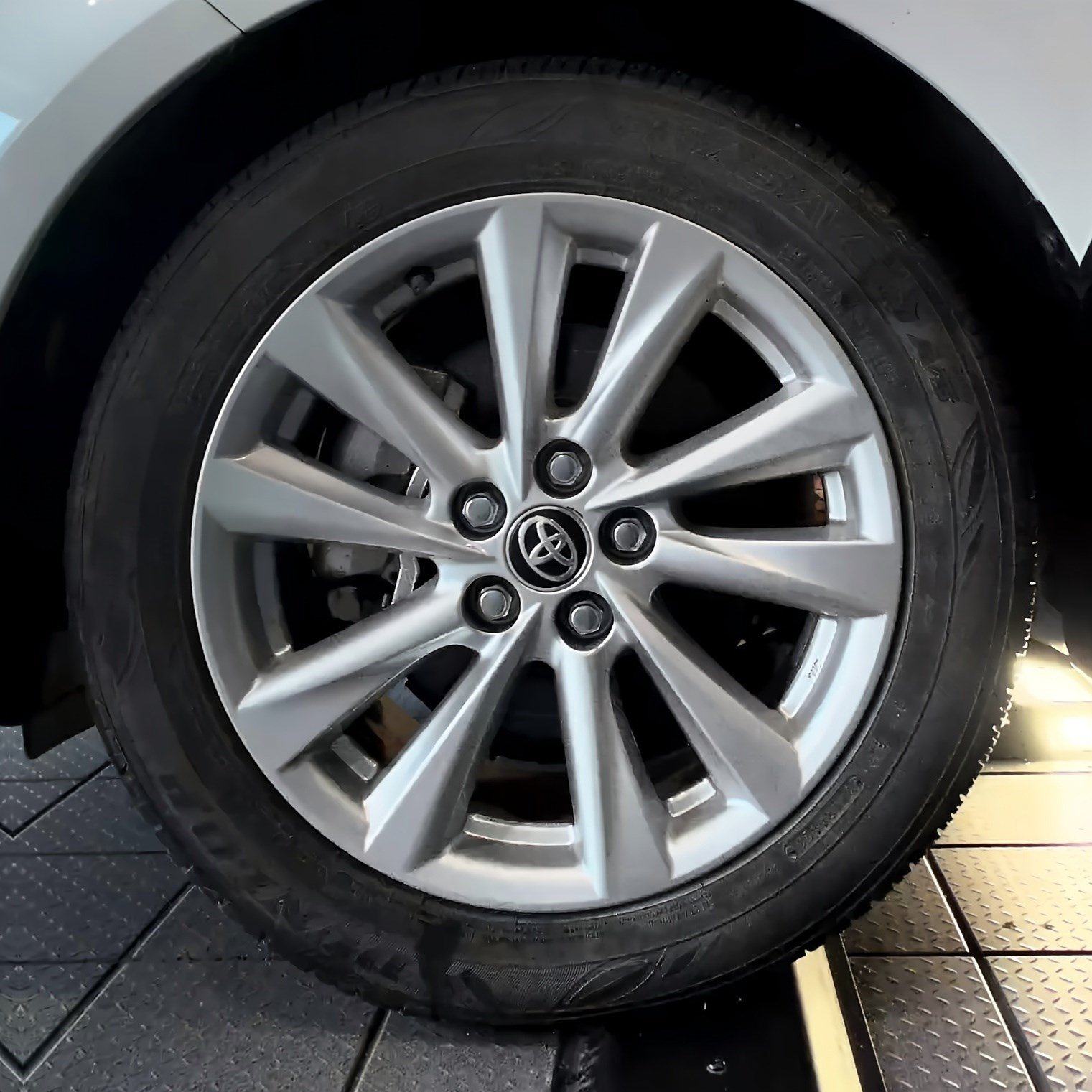 Used 2024 Toyota Corolla LE w/ LE Convenience Package FWD image 45