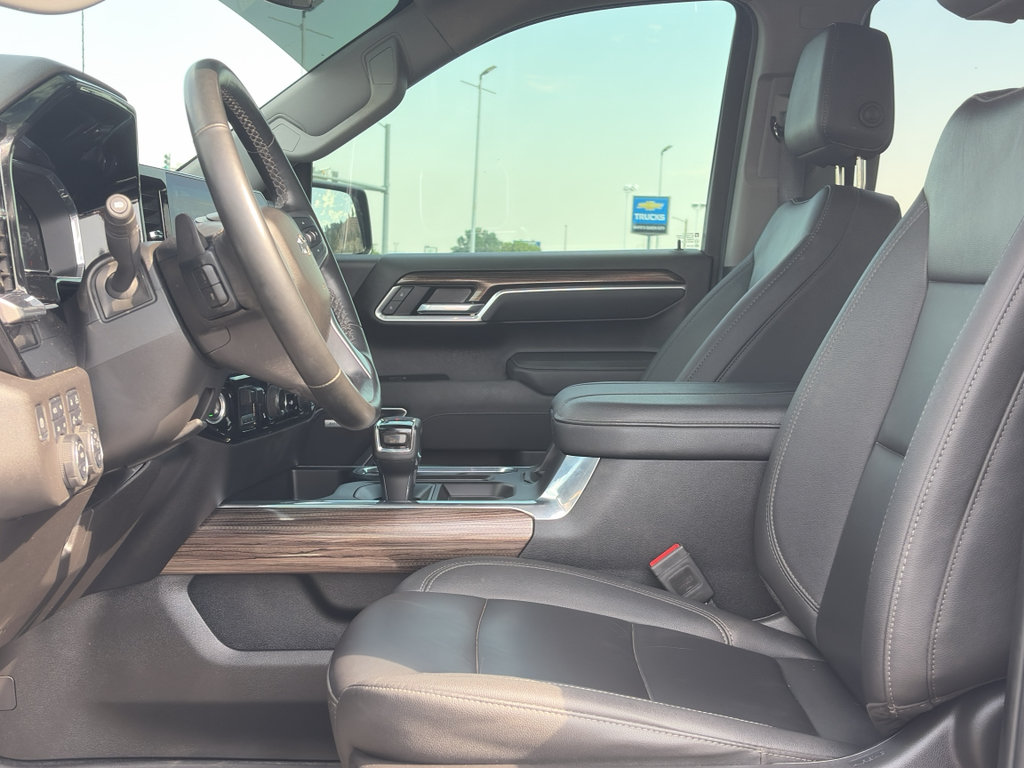 Certified 2025 Chevrolet Silverado 1500 RST AWD/4WD image 12