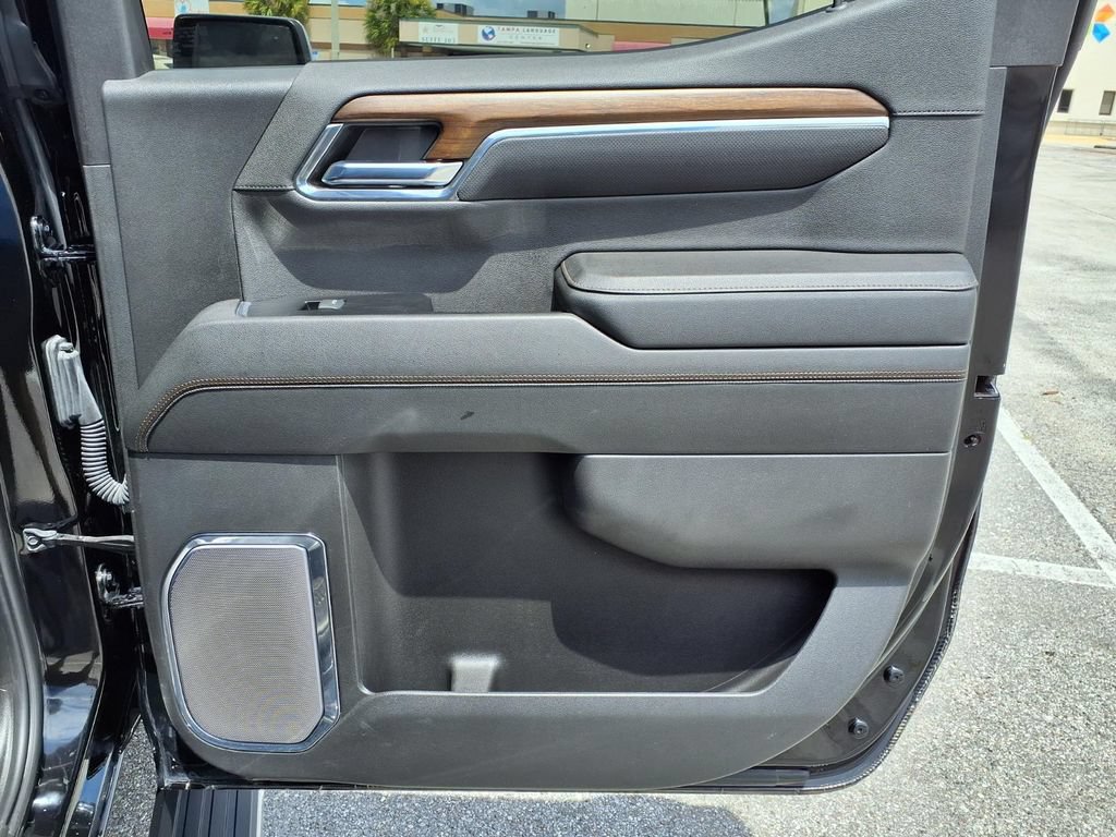 Used 2024 Chevrolet Silverado 1500 High Country w/ Technology Package AWD/4WD image 16