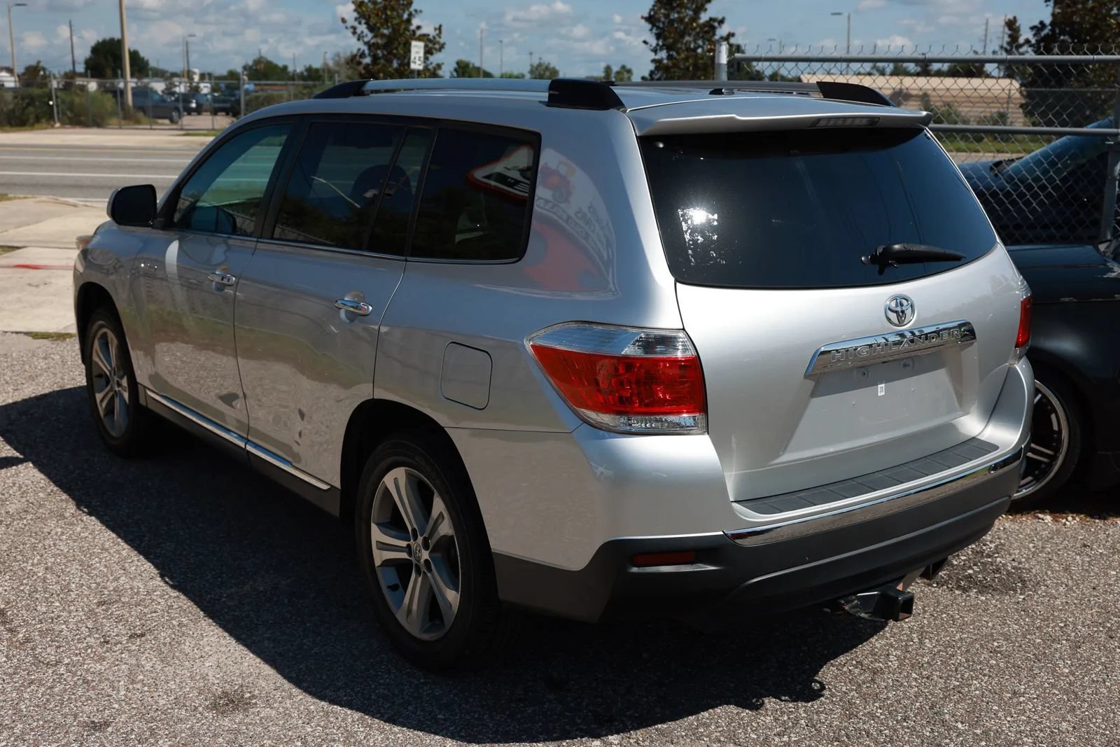 Used 2013 Toyota Highlander Limited AWD/4WD image 3