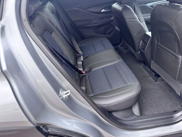 Used 2025 Buick Envista Preferred image 27