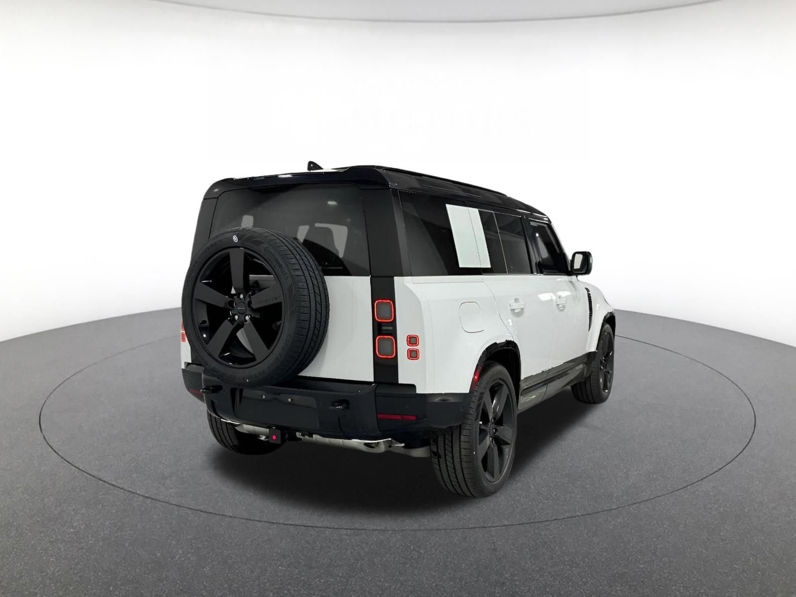 New 2026 Land Rover Defender 110 X-Dynamic SE image 5