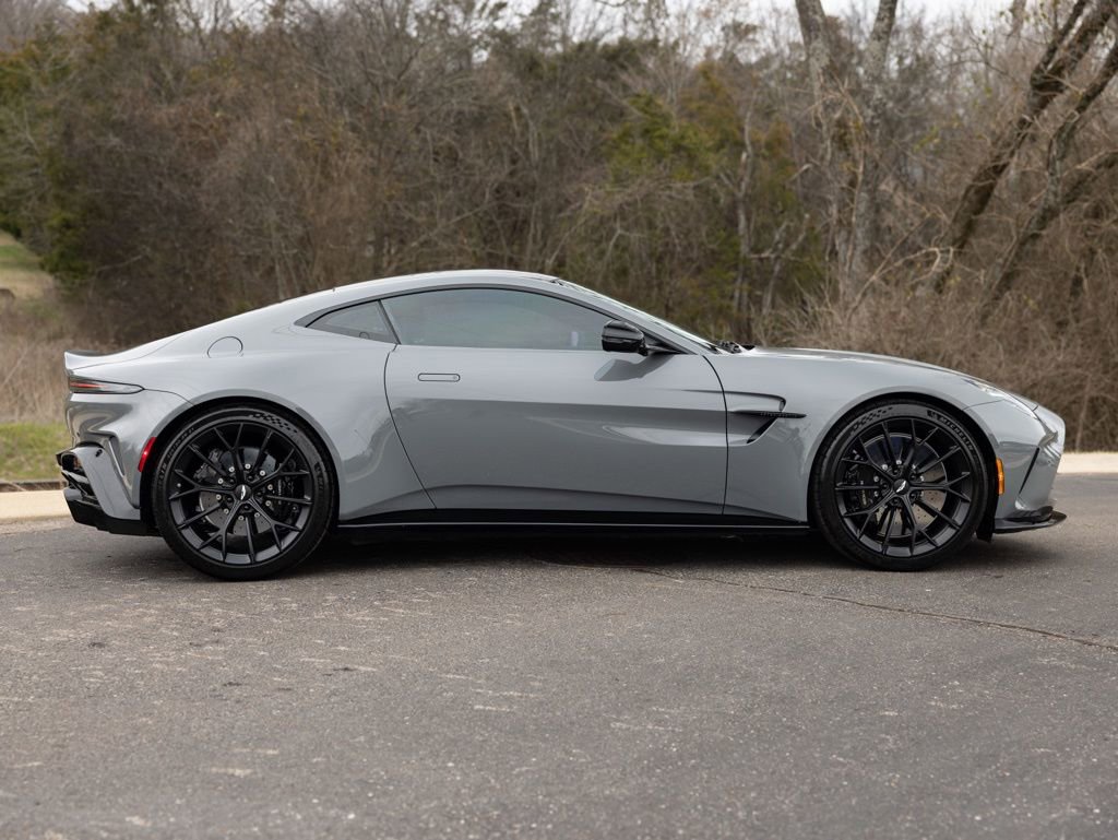 Used 2025 Aston Martin V8 Vantage Coupe image 10
