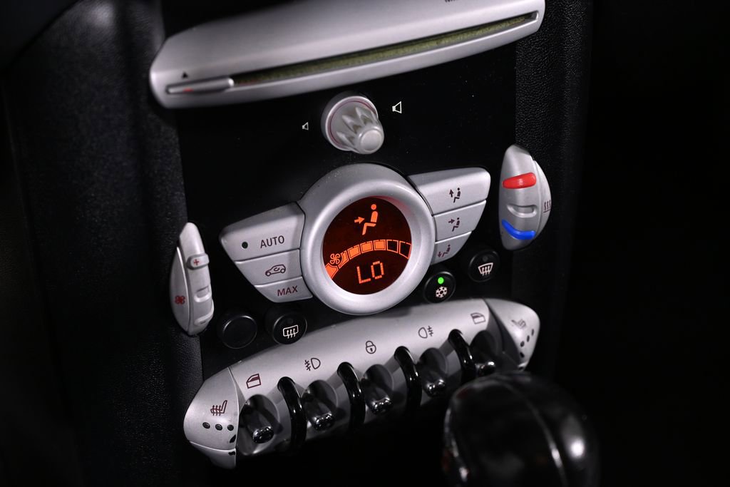 Used 2009 MINI Cooper S FWD image 16