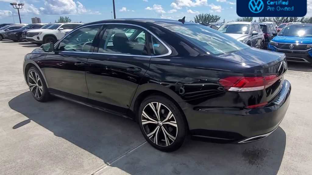 Used 2022 Volkswagen Passat 2.0T SE FWD image 6