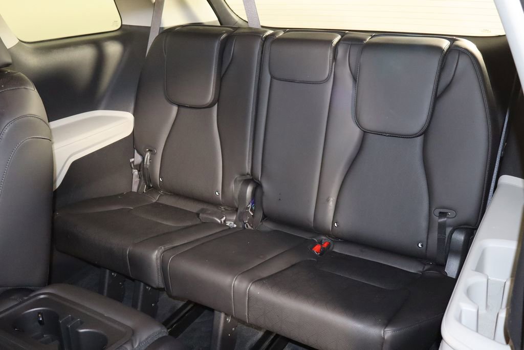 Used 2022 Kia Carnival LX FWD image 17