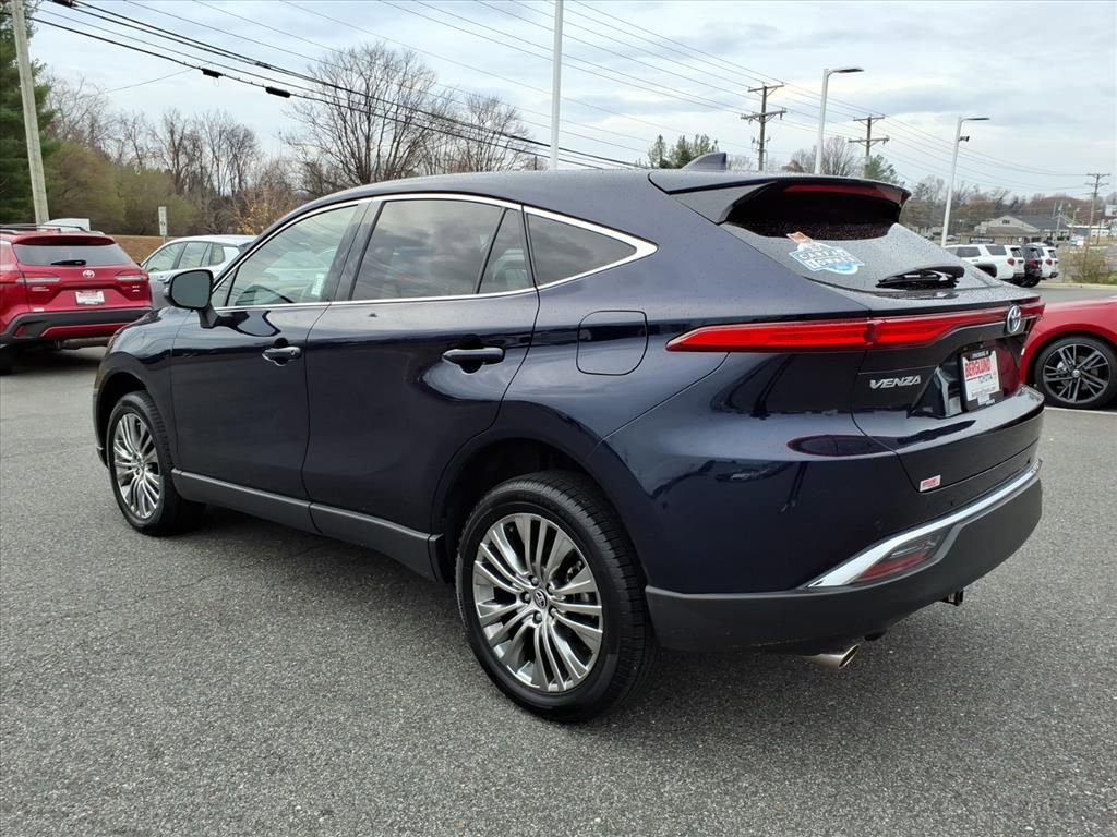 Used 2023 Toyota Venza Limited image 13