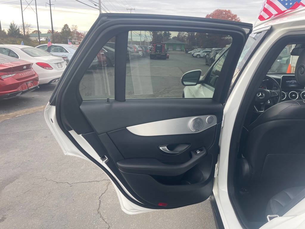 Used 2019 Mercedes-Benz GLC 300 4MATIC image 13