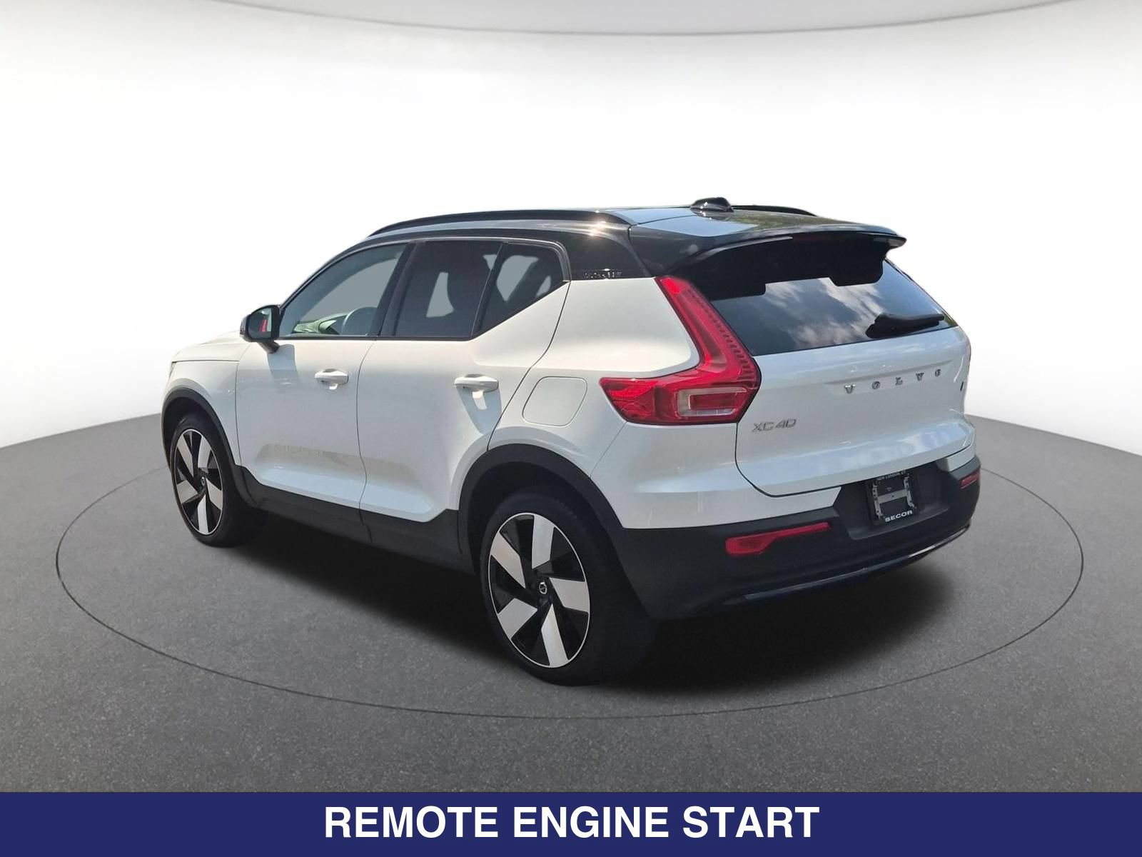 Used 2023 Volvo XC40 Recharge Plus AWD/4WD image 9