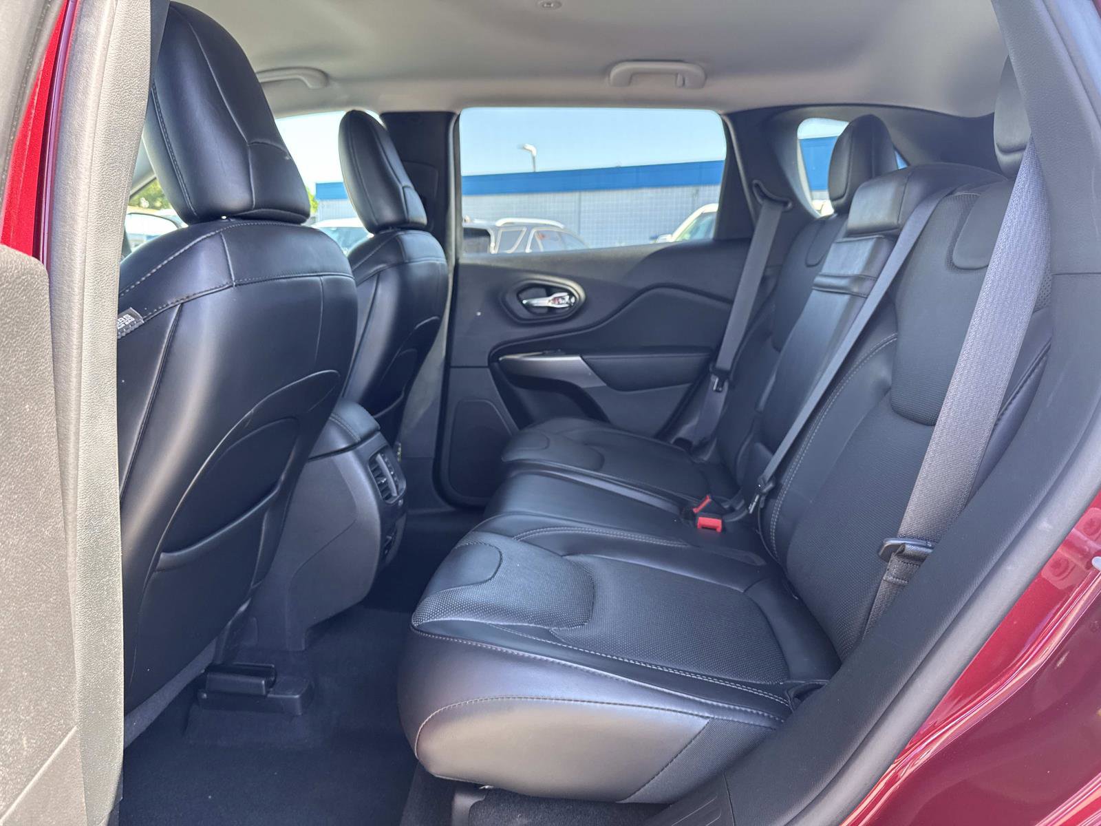 Used 2019 Jeep Cherokee Limited w/ Luxury Group image 25
