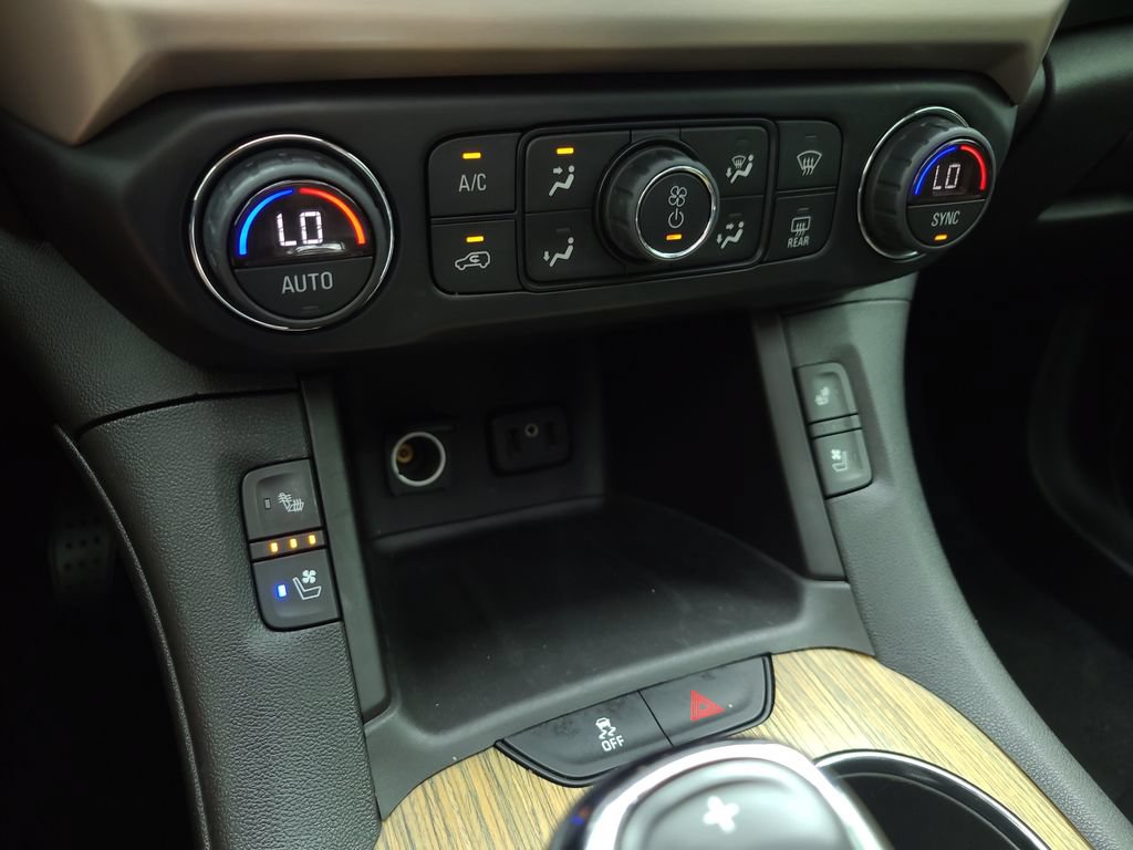 Used 2019 GMC Acadia Denali w/ Technology Package AWD/4WD image 28