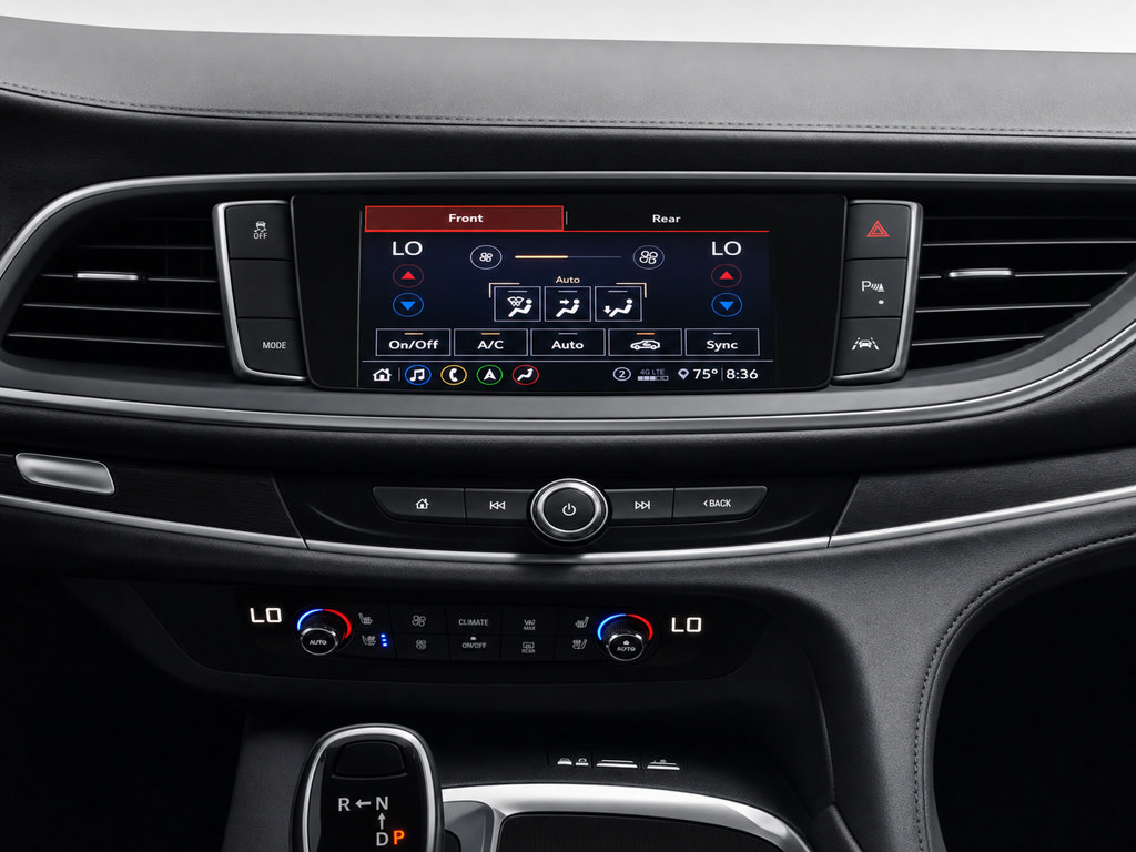 Used 2021 Buick Enclave Avenir w/ Avenir Technology Package FWD image 18