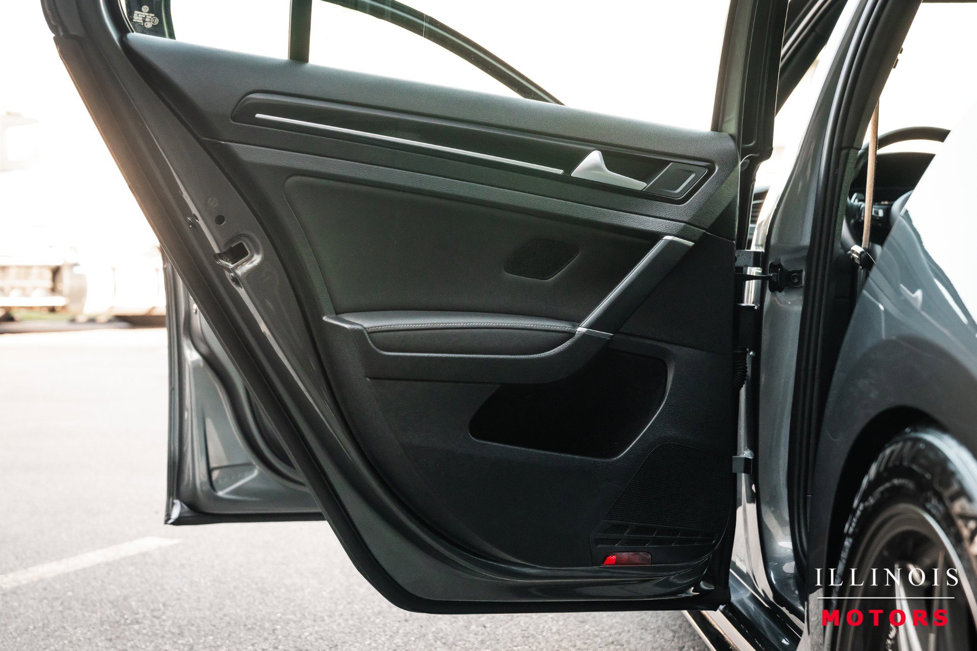 Used 2019 Volkswagen Golf 4-Door image 29