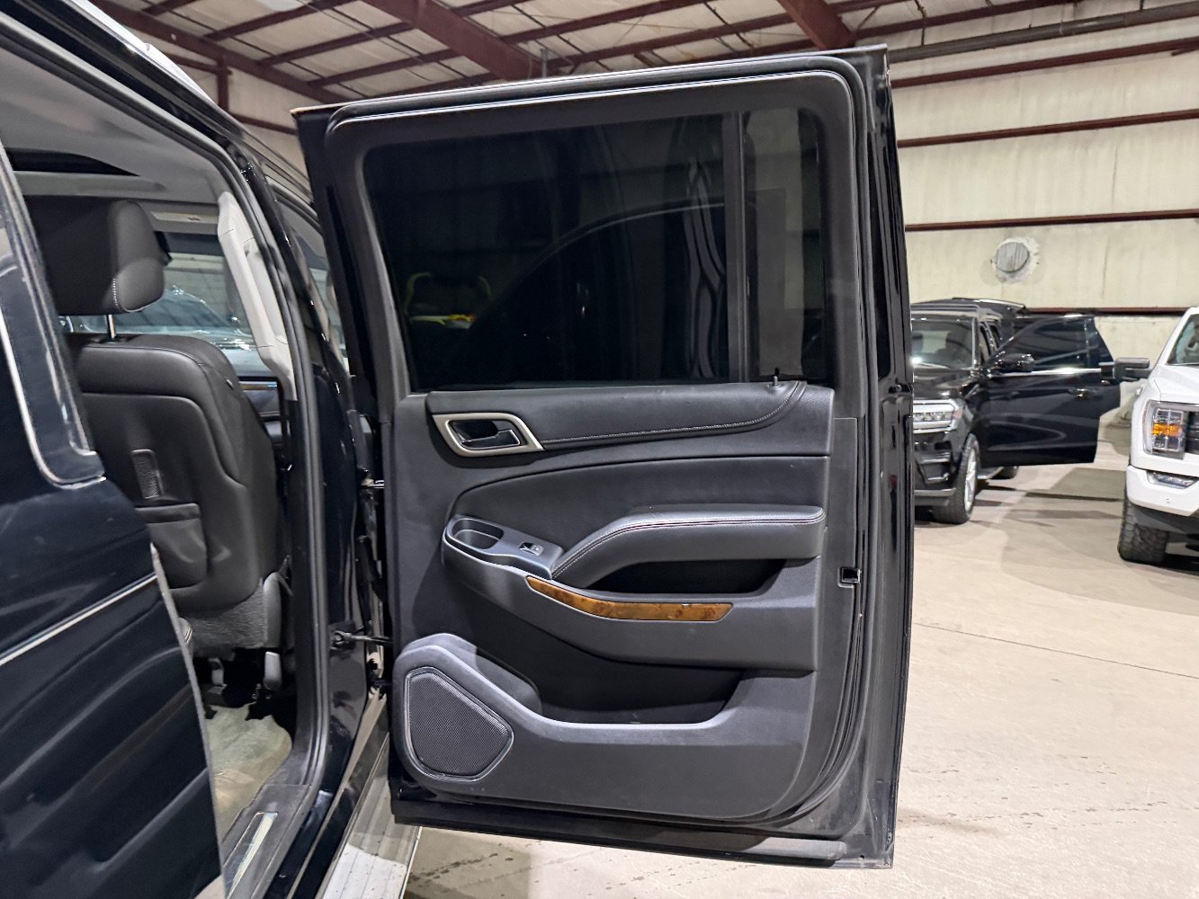 Used 2015 GMC Yukon XL Denali w/ Touring Package RWD image 19