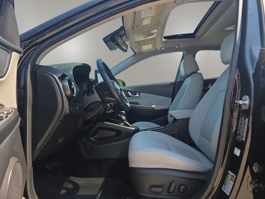 Used 2023 Hyundai Kona Limited AWD/4WD image 15
