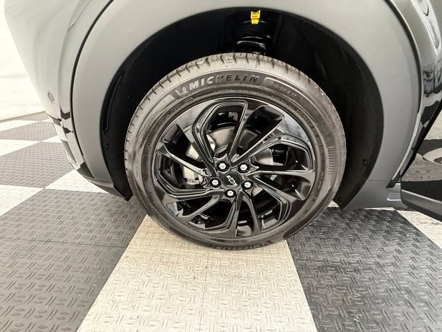 New 2027 Chevrolet Bolt RS w/ Super Cruise Package FWD image 9