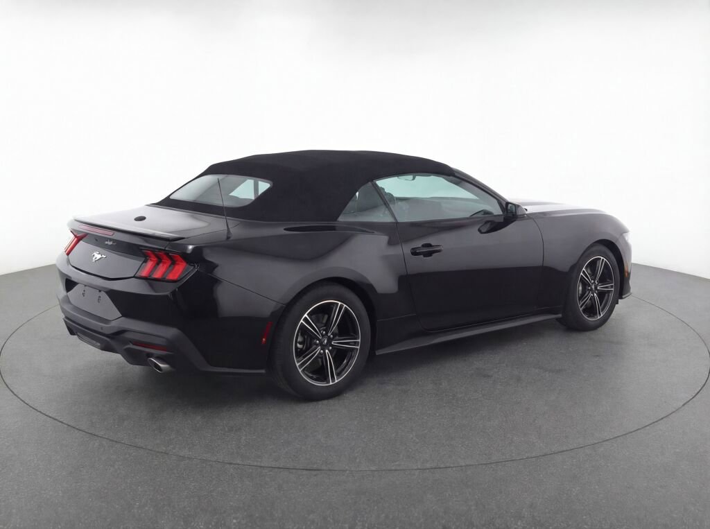 Used 2025 Ford Mustang Premium RWD image 34