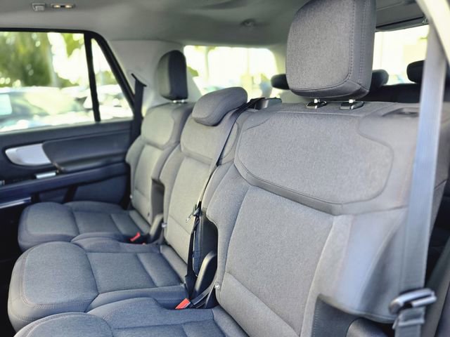 Used 2025 Ford Expedition Active image 11