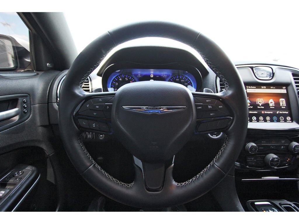 Used 2022 Chrysler 300 S w/ Comfort Group RWD image 14