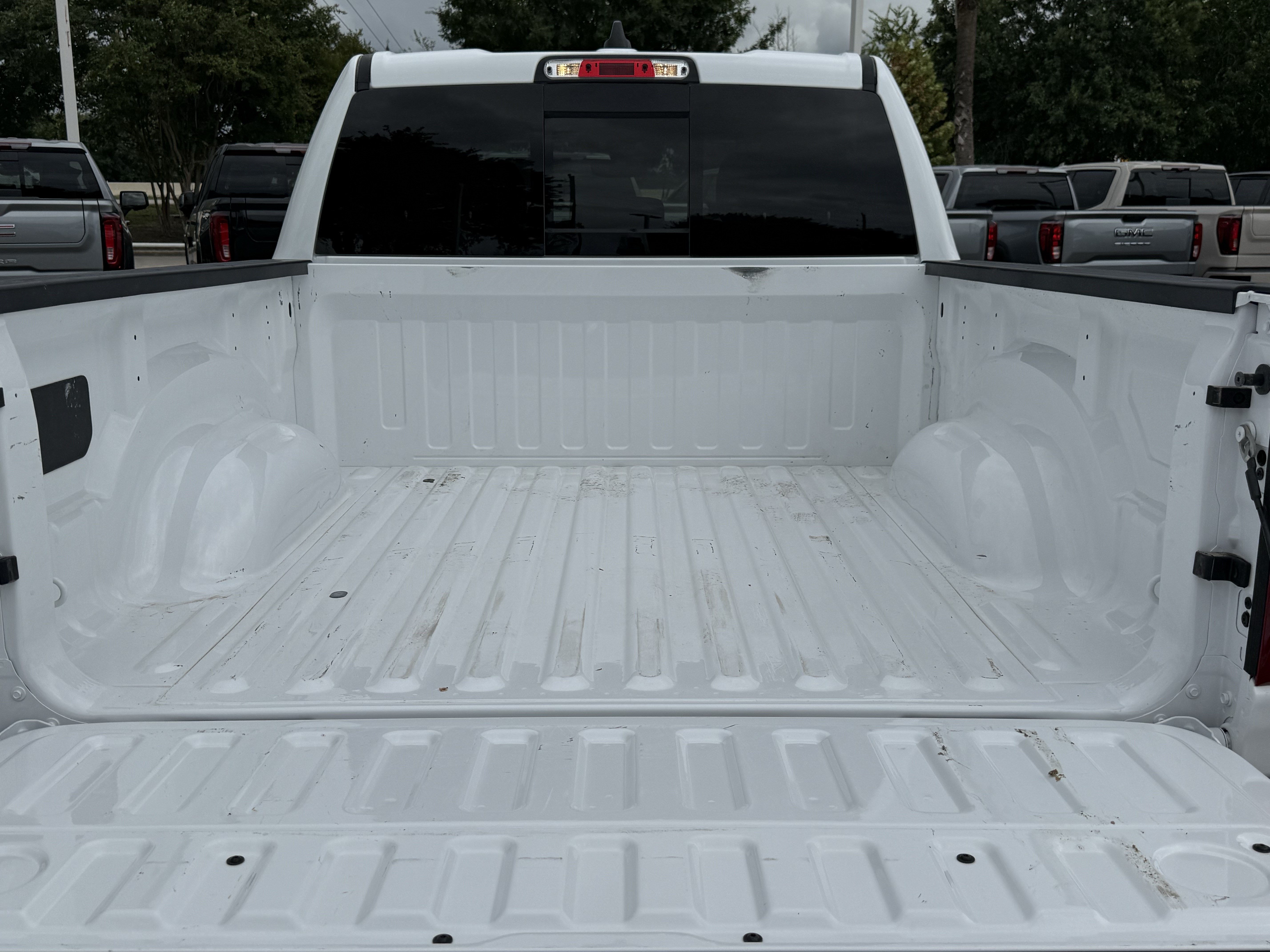 Used 2025 RAM 1500 Laramie w/ Sport Appearance Package AWD/4WD image 30