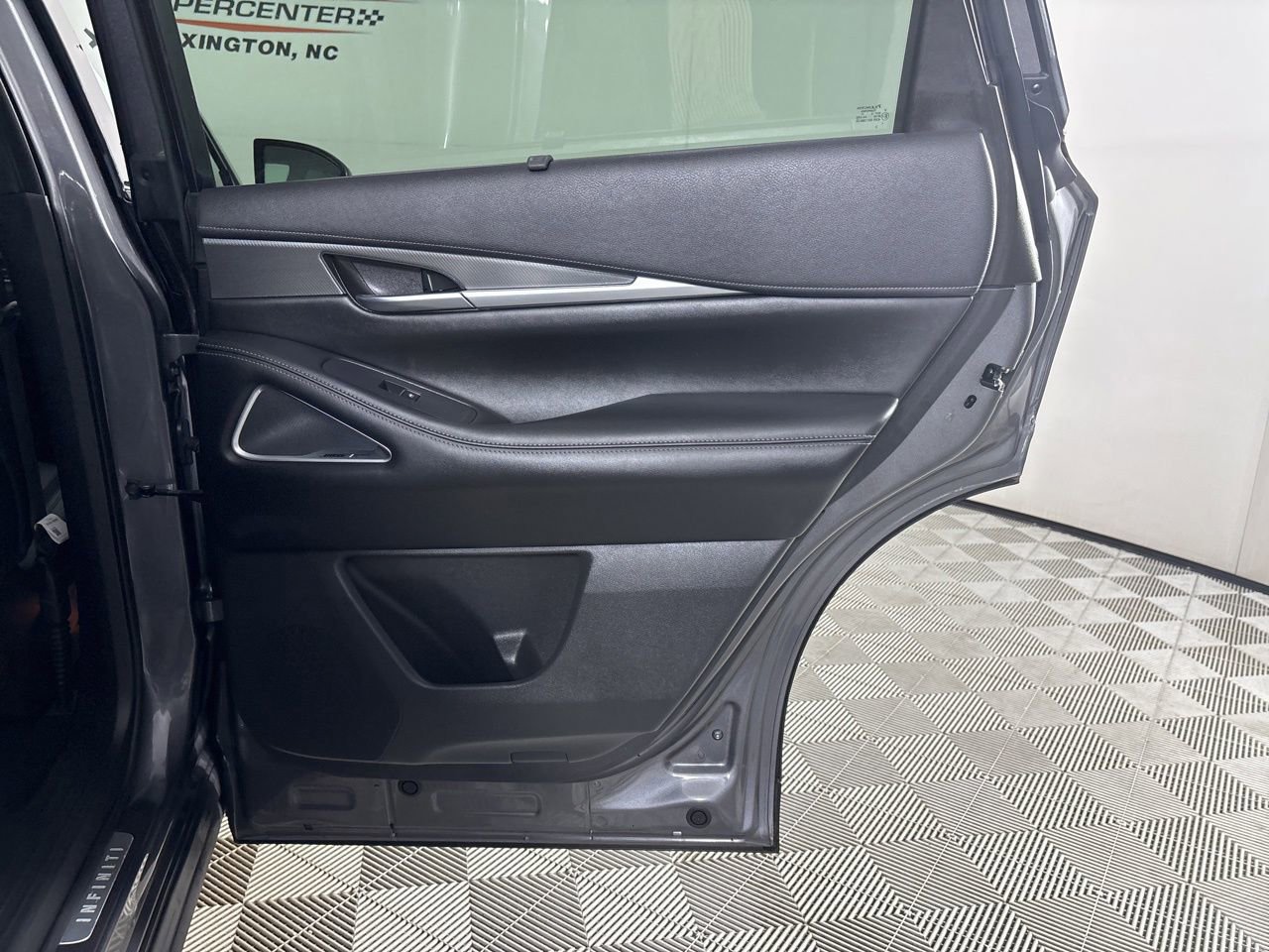 Used 2023 INFINITI QX60 Luxe w/ Vision Package image 25