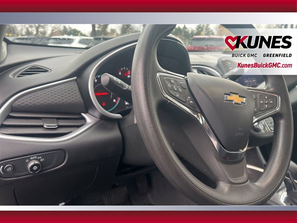 Used 2023 Chevrolet Malibu LT image 17