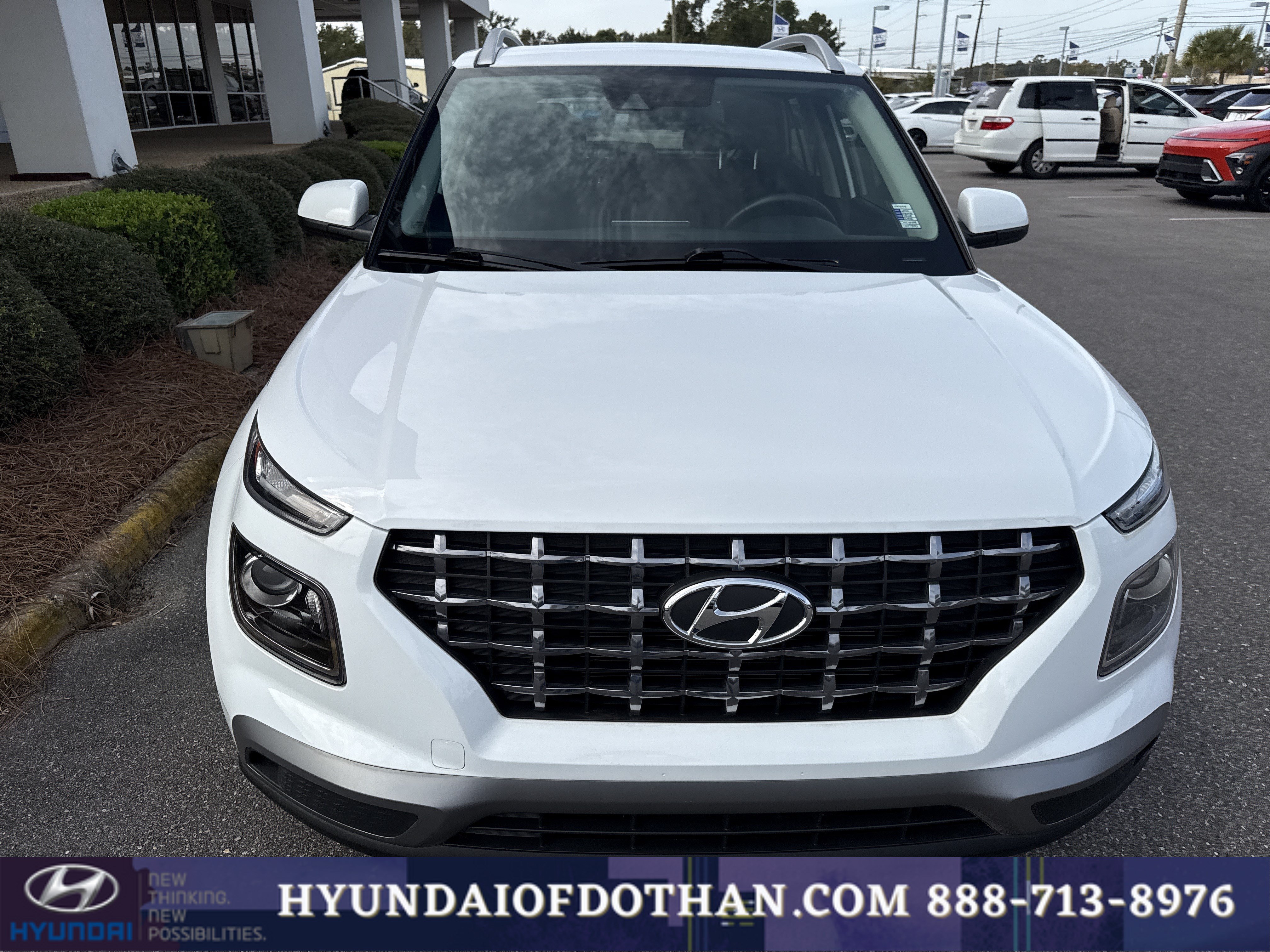 Certified 2022 Hyundai Venue SEL FWD image 6