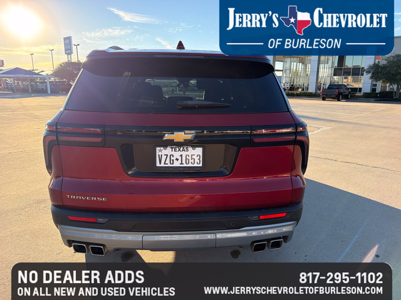 Used 2025 Chevrolet Traverse LT w/ Driver Confidence Package FWD image 7