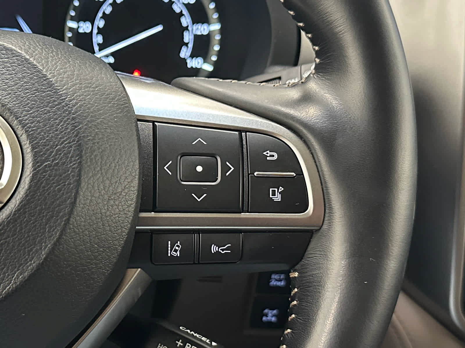 Used 2022 Lexus GX 460 Luxury w/ Sport Design Package AWD/4WD image 28