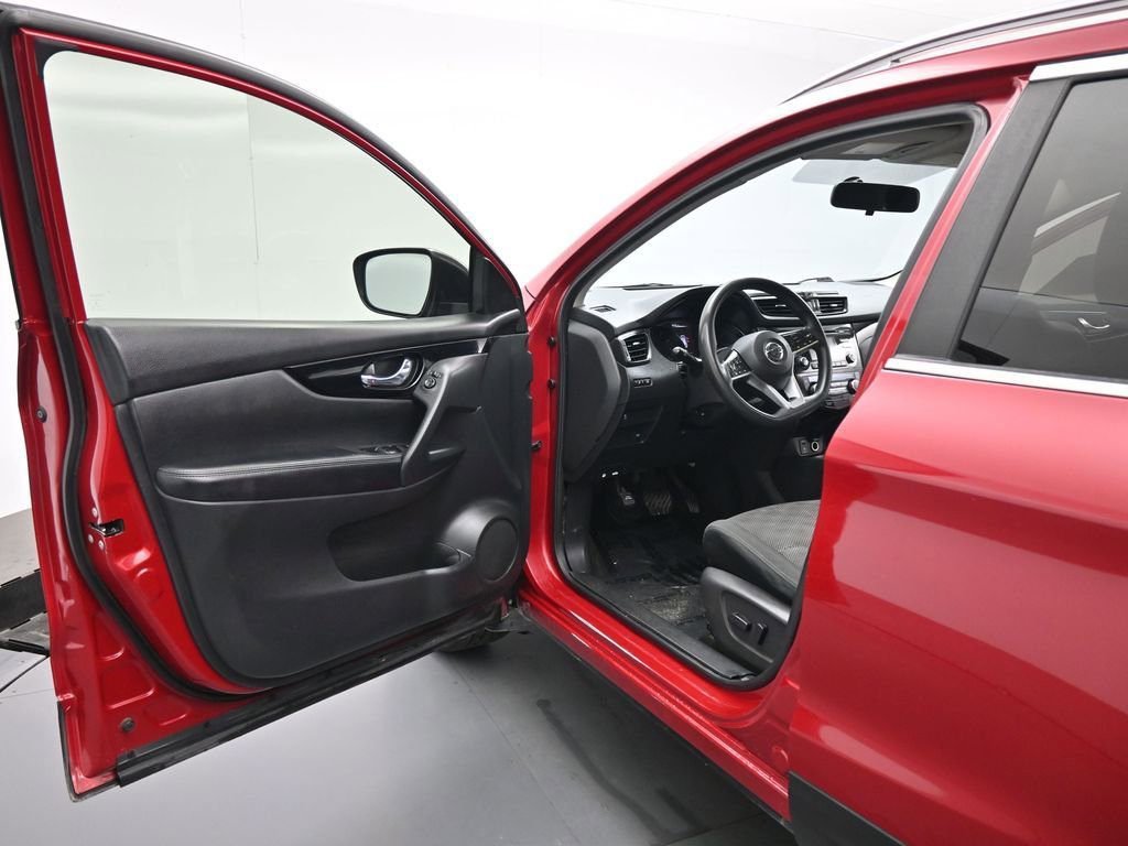 Used 2018 Nissan Rogue Sport SV image 9