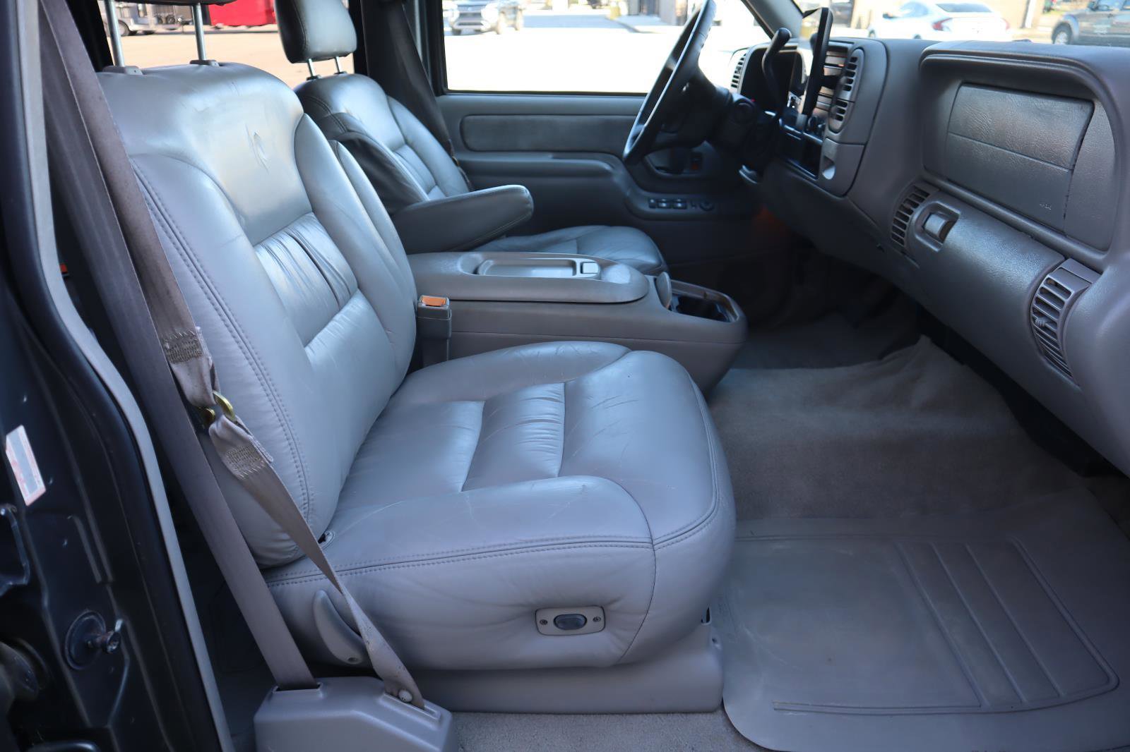 Used 1999 Chevrolet Suburban 2WD w/ Preferred Equipment Group 3 image 12