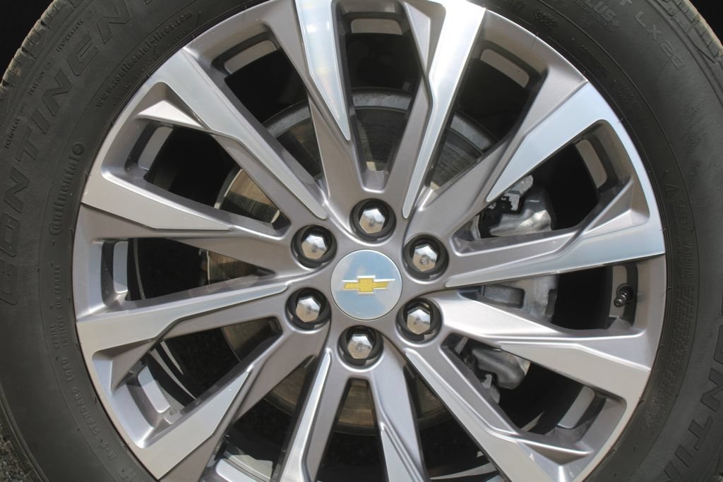 Used 2023 Chevrolet Traverse Premier FWD image 18