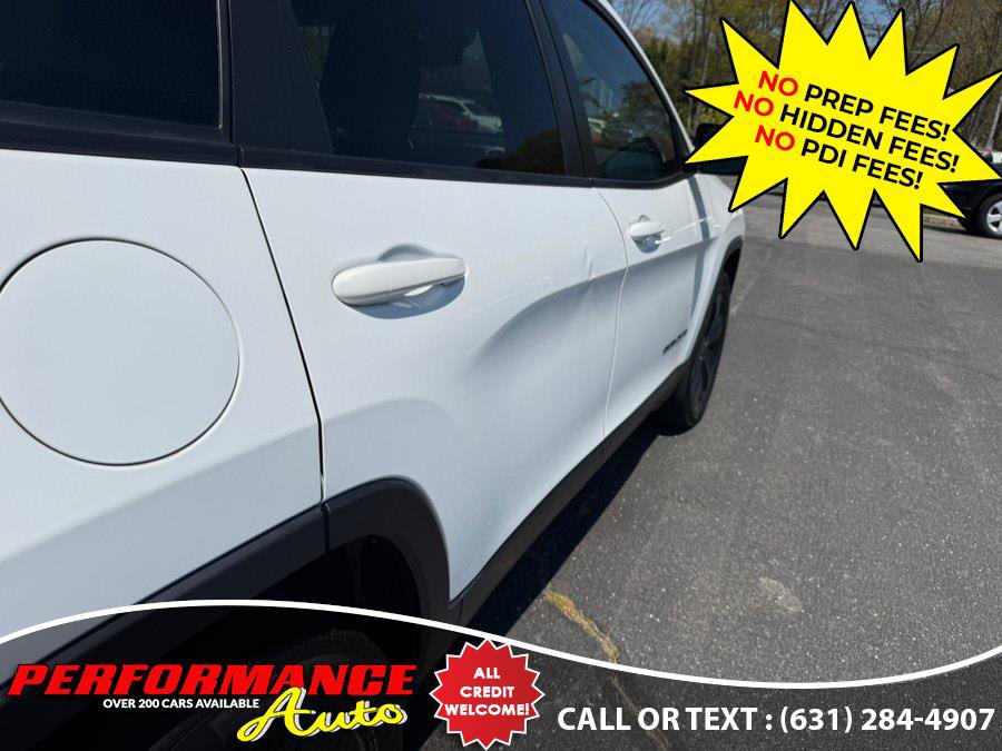 Used 2018 Jeep Cherokee Latitude w/ Altitude Package AWD/4WD image 19