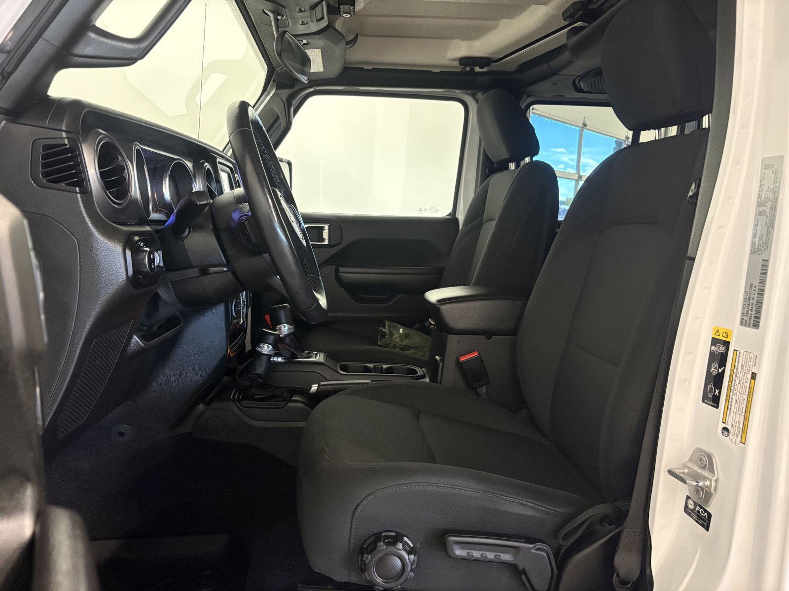 Used 2021 Jeep Gladiator Sport AWD/4WD image 17