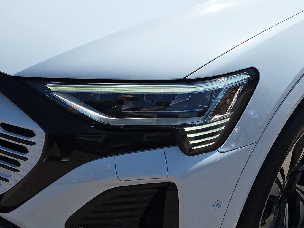 Certified 2024 Audi Q8 e-tron Prestige AWD/4WD image 35