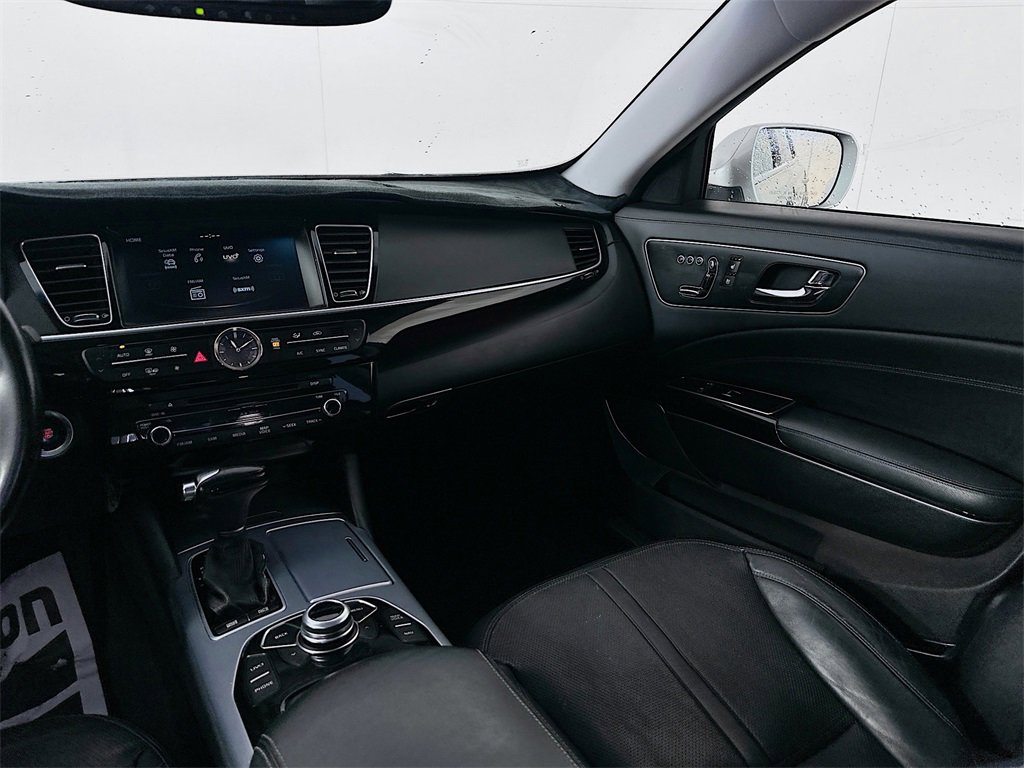 Used 2017 Kia K900 Premium image 24