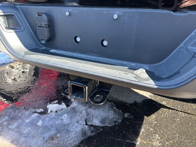 Used 2024 Jeep Gladiator Willys image 13