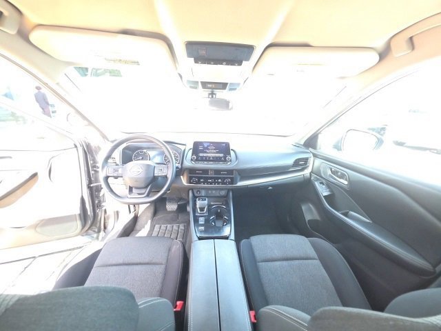 Used 2025 Nissan Rogue SV image 24