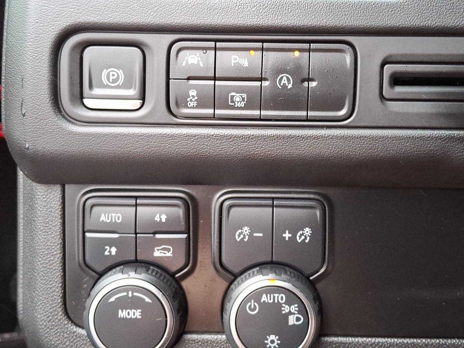 Used 2023 Chevrolet Tahoe LT w/ Luxury Package AWD/4WD image 24