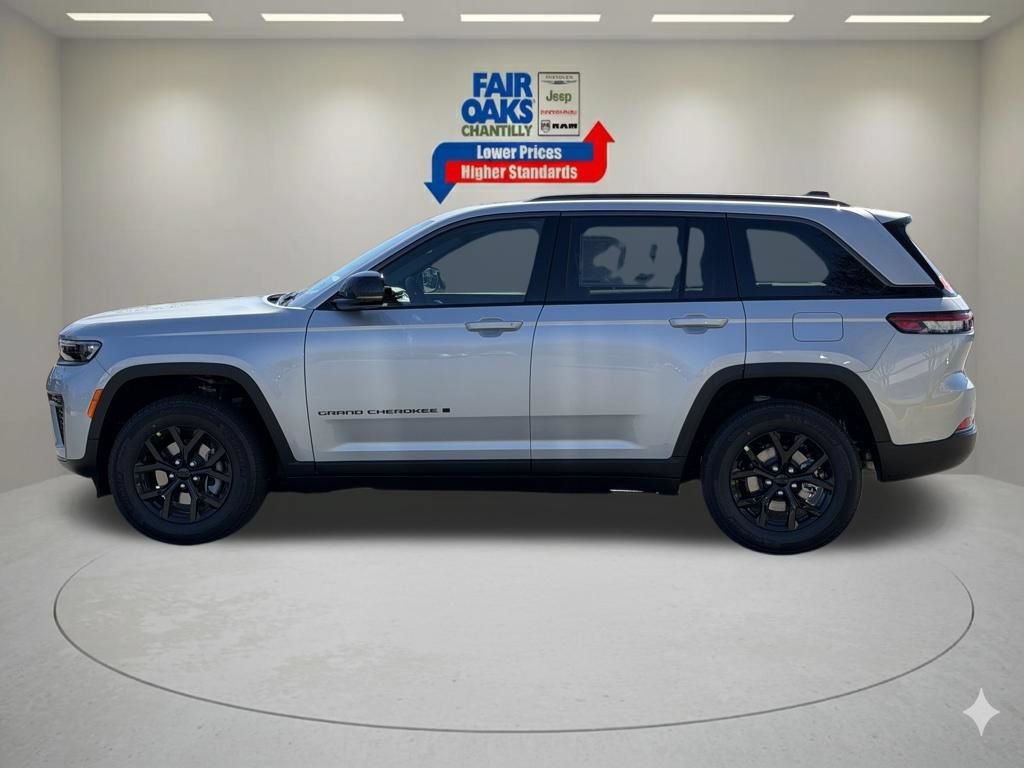 New 2026 Jeep Grand Cherokee Altitude AWD/4WD image 9