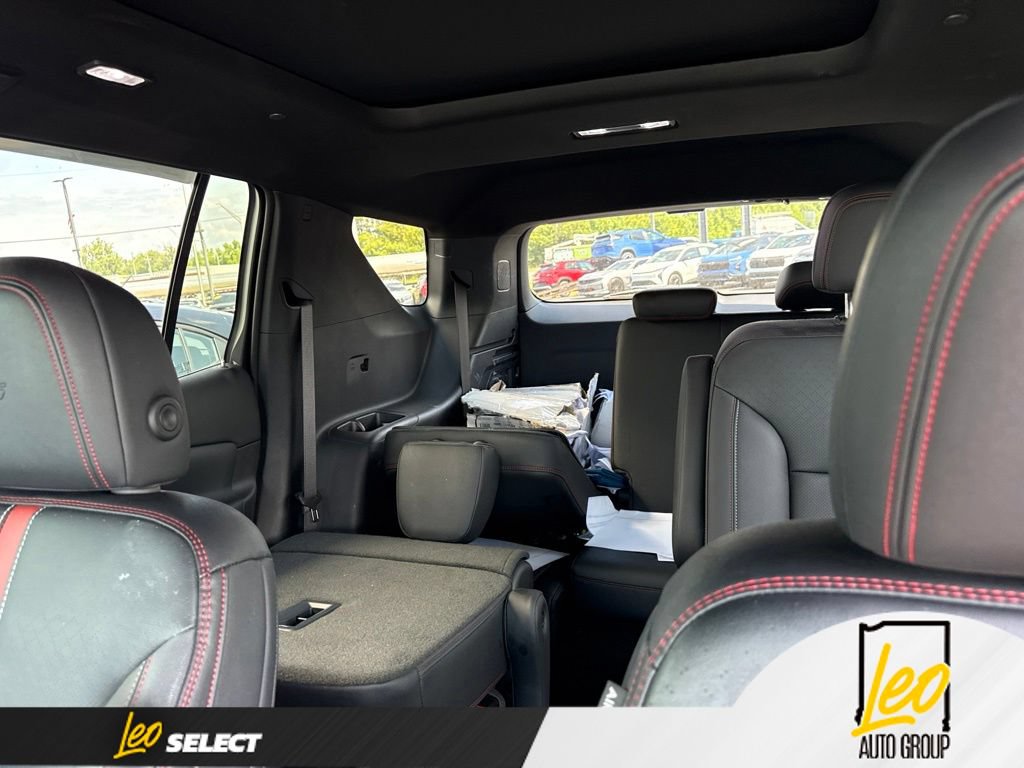 Used 2024 Chevrolet Traverse RS w/ LPO, Floor Liner Package AWD/4WD image 17