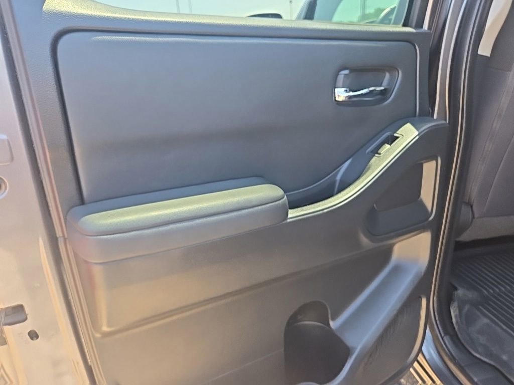 Used 2022 Nissan Frontier SV AWD/4WD image 26