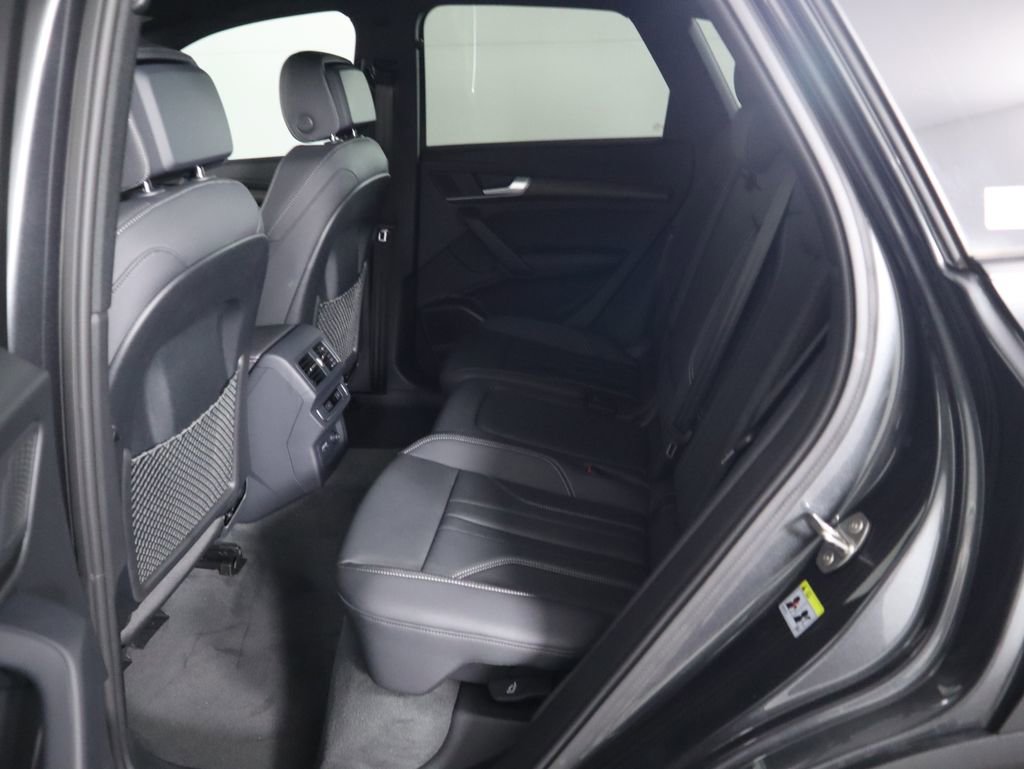 Used 2025 Audi Q5 e Premium Plus w/ Premium Plus Package image 23