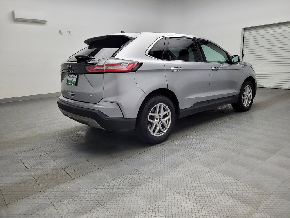 Used 2023 Ford Edge SEL image 9
