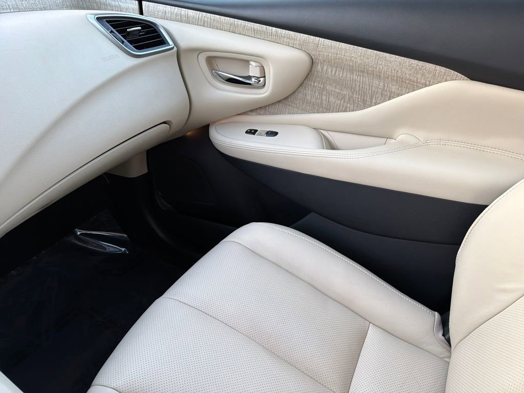 Used 2020 Nissan Murano SL w/ Moonroof Package image 32