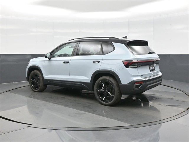 New 2026 Volkswagen Taos SE image 5