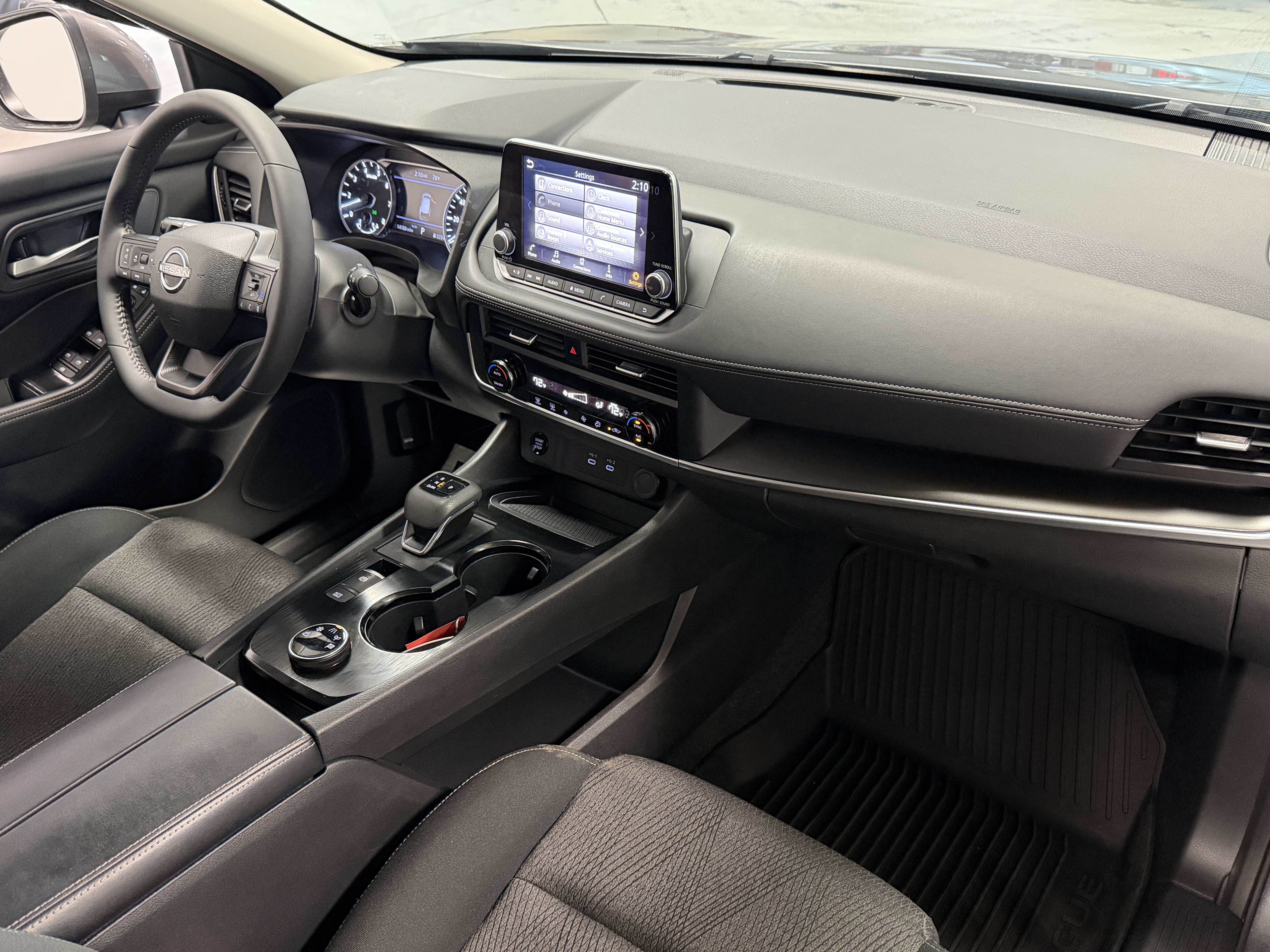 Used 2026 Nissan Rogue SV AWD/4WD image 19