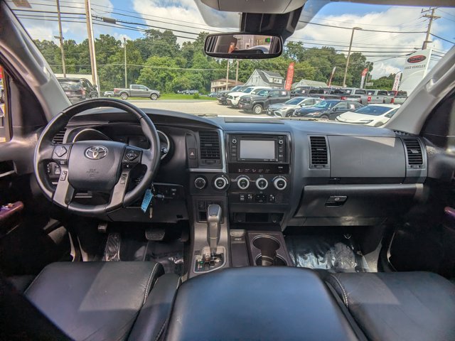 Used 2018 Toyota Sequoia TRD Sport AWD/4WD image 19