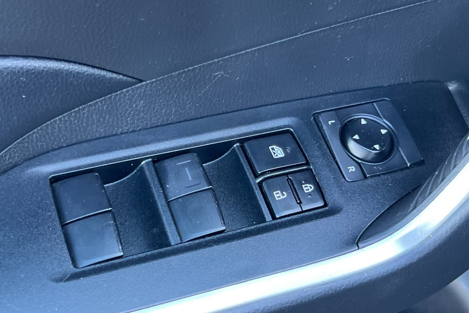 Used 2021 Toyota RAV4 XLE FWD image 13