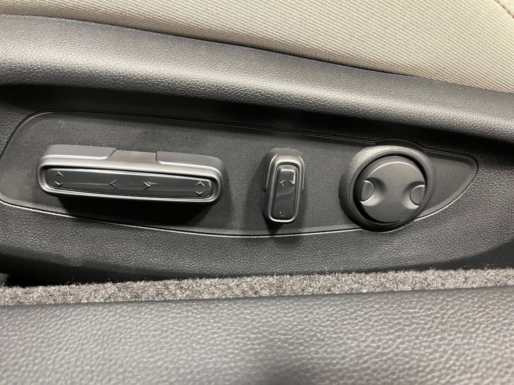 New 2025 Honda Accord SE image 12